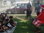 David Tua plays Santa to Ōtara children