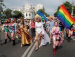 https://static.euronews.com/articles/wires/05/01/67/40/1000x563_ukraine-hosts-biggest-ever-gay-pride-parade.jpg